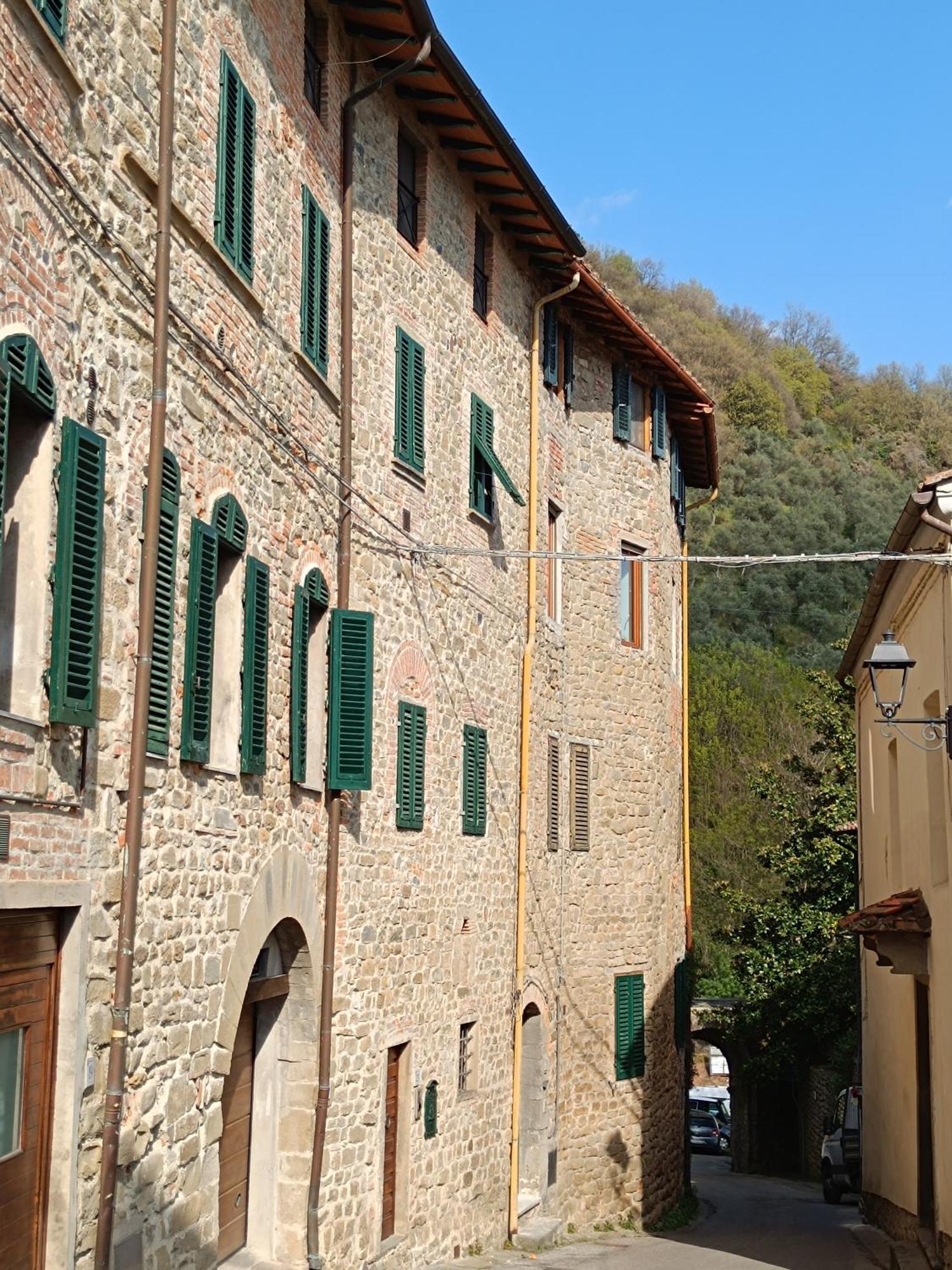 Castle Apartment Aga Uzzano Kültér fotó